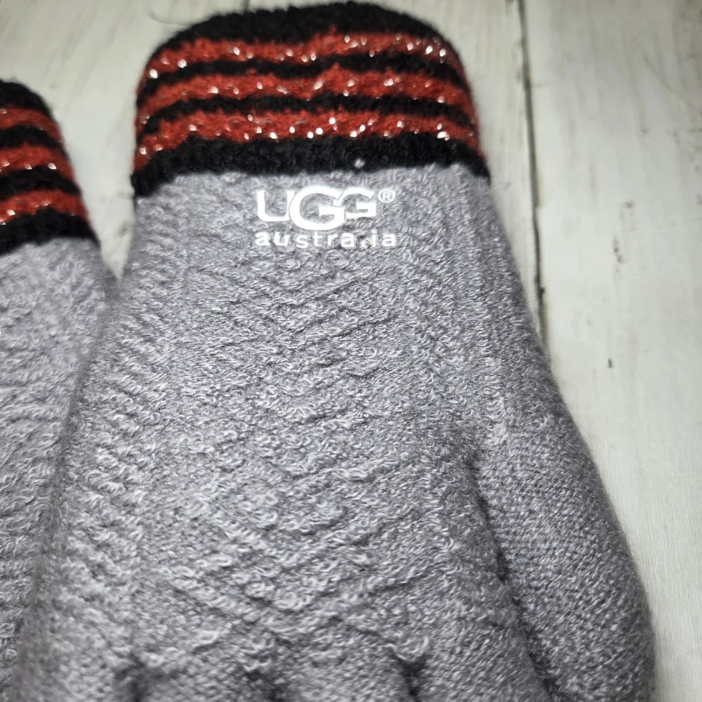 UGG Women's Gray Knit Gloves with Black and Red Stripes
